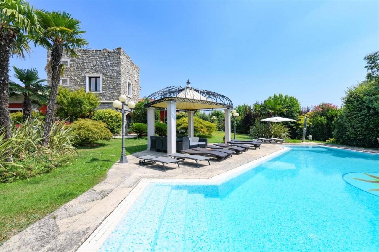 Private Luxury Villa With Pool Moniga del Garda Bagian luar foto