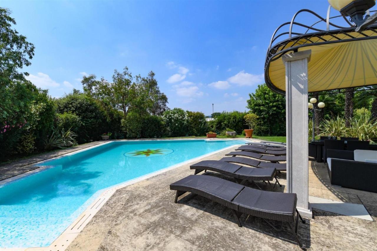 Private Luxury Villa With Pool Moniga del Garda Bagian luar foto