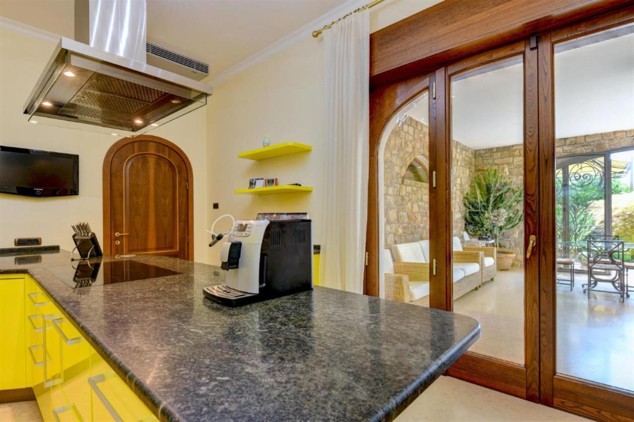 Private Luxury Villa With Pool Moniga del Garda Bagian luar foto