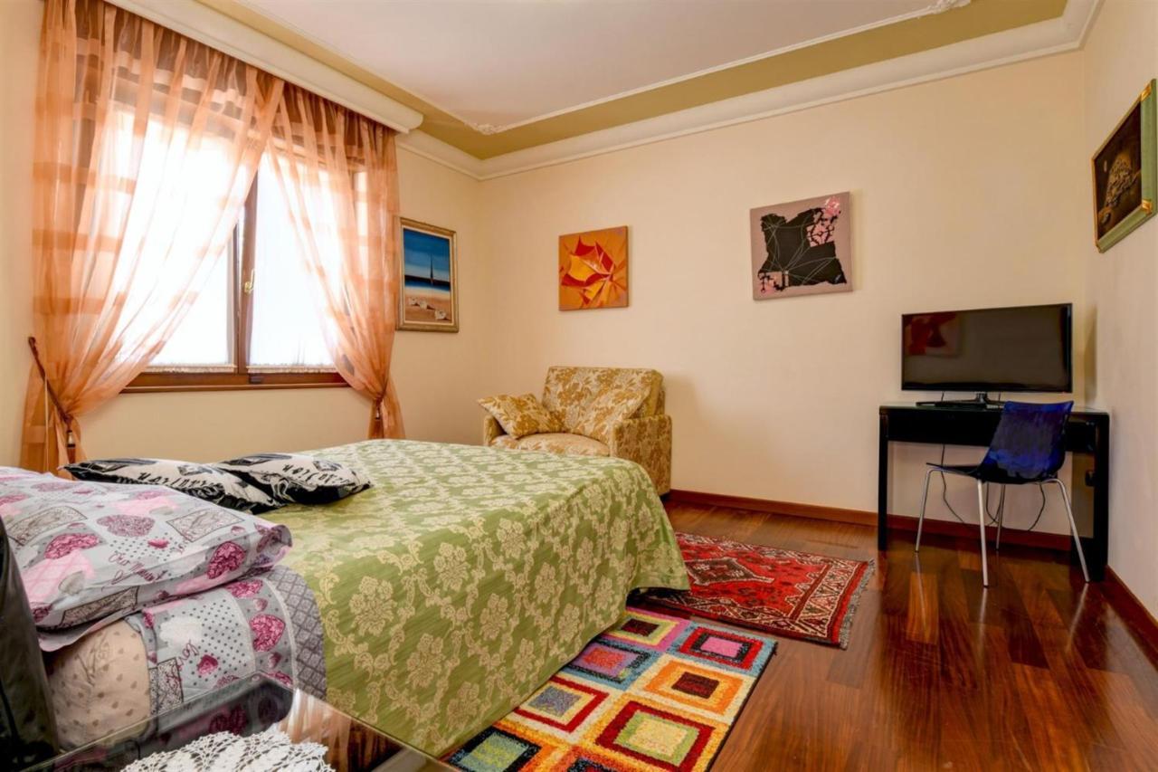 Private Luxury Villa With Pool Moniga del Garda Bagian luar foto