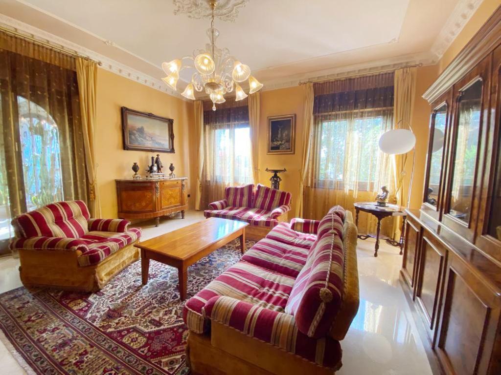 Private Luxury Villa With Pool Moniga del Garda Bagian luar foto