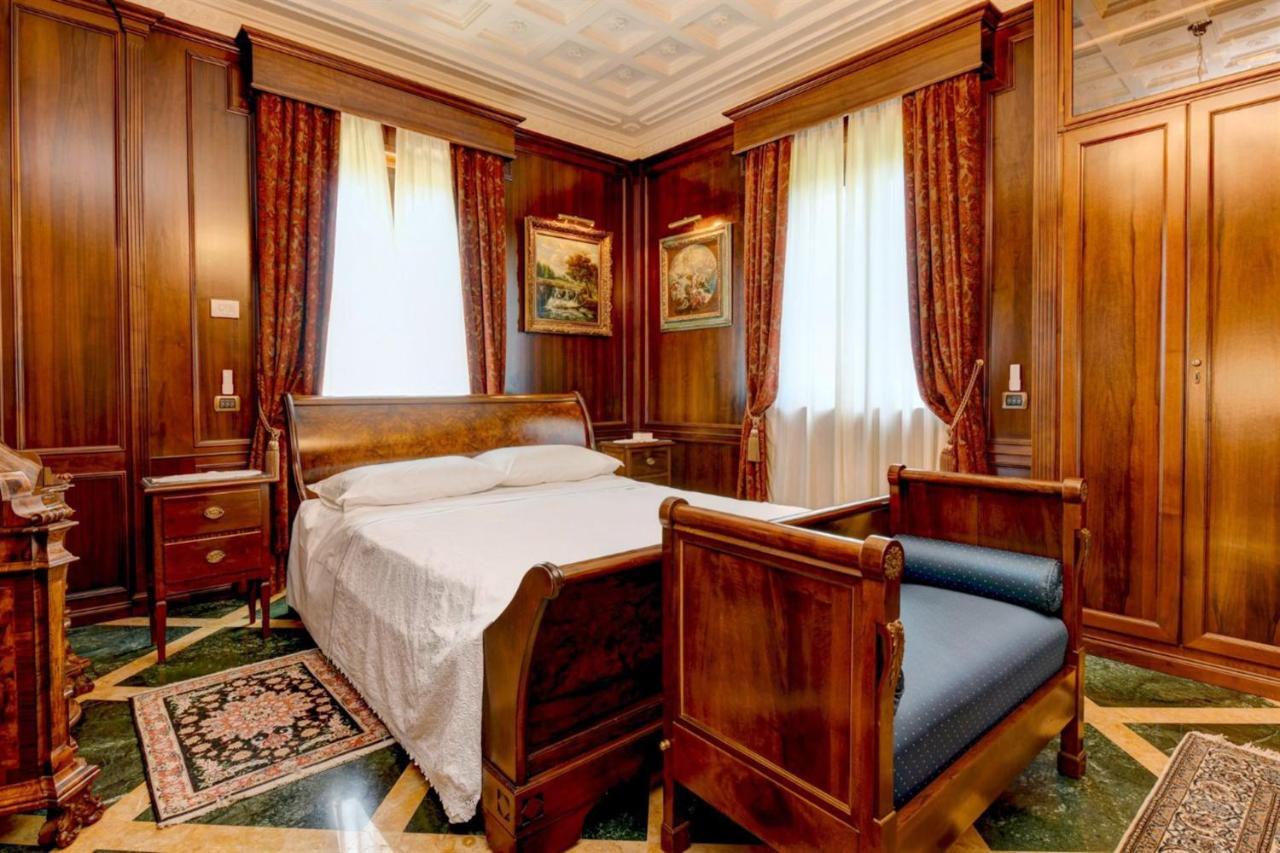 Private Luxury Villa With Pool Moniga del Garda Bagian luar foto